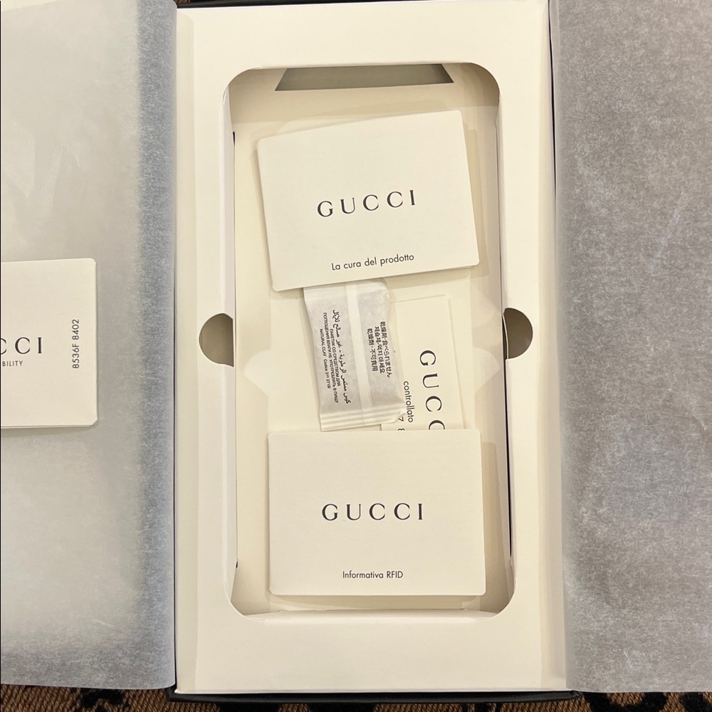 Gucci Beige GG Bee Phone Case - Picture 3 of 10